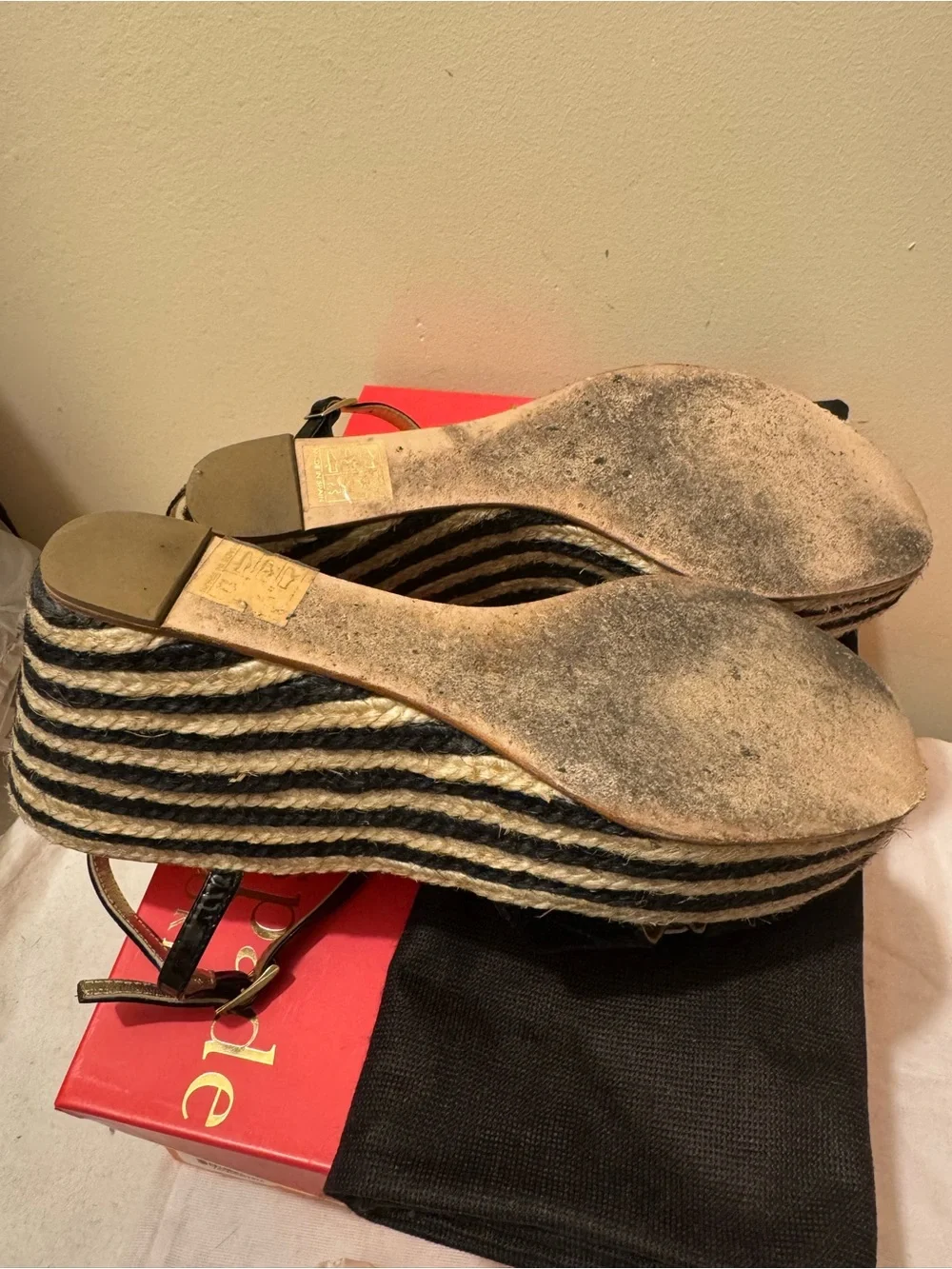 Vintage 2011 Kate Spade Darling Flower Wedge Espadrille Sandals Black Patent EUC